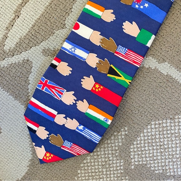SAVE THE CHILDREN Neck Tie "Reaching For Love" International Peace Flags Peace - Picture 7 of 8